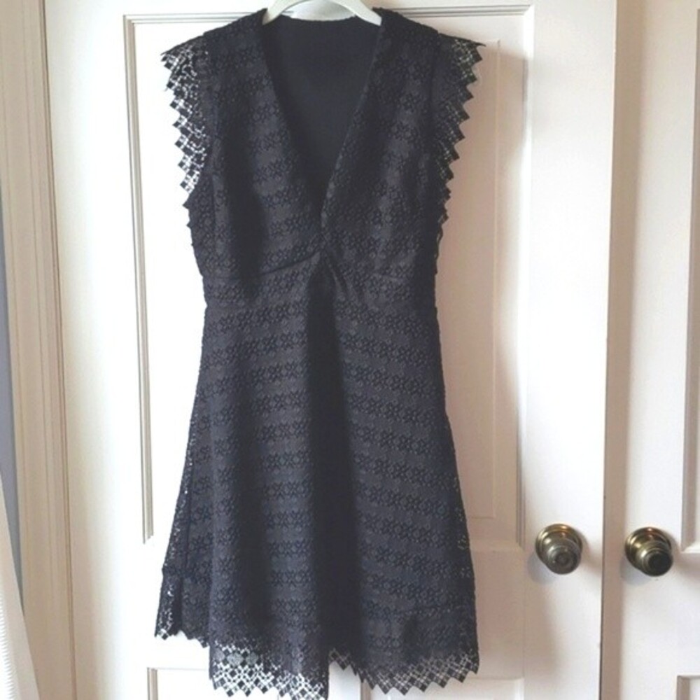 SANDRO PARIS BLACK LACE V-NECK GEOMETRIC MINI DRESS SIZE 2 FIT FLARE COCKTAIL